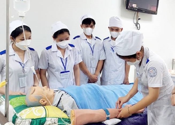 Tỷ lệ 1 chọi 6 vào Trường ĐH Y Dược Tp.HCM – Điểm chuẩn khối B tăng